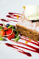 The Oakeley Arms Hotel