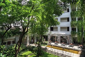 Treeline Urban Resort