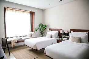 Treeline Urban Resort