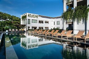 Treeline Urban Resort