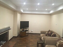 2 Bedroom Executive & Holiday Suburban Home