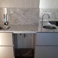 2 Bedroom Executive & Holiday Suburban Home