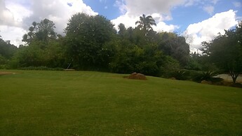 2 Bedroom Executive & Holiday Suburban Home