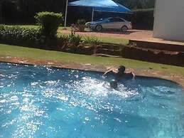 2 Bedroom Executive & Holiday Suburban Home