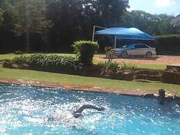 2 Bedroom Executive & Holiday Suburban Home