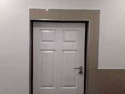 2 Bedroom Executive & Holiday Suburban Home