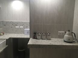 2 Bedroom Executive & Holiday Suburban Home