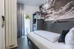 SMARTY Airport Cologne Hotel