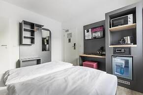SMARTY Airport Cologne Hotel