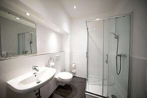 SMARTY Airport Cologne Hotel