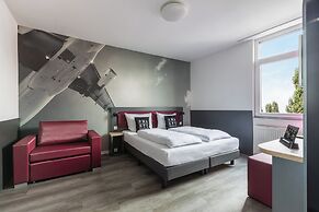 SMARTY Airport Cologne Hotel