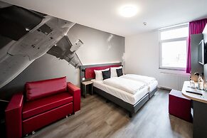SMARTY Airport Cologne Hotel