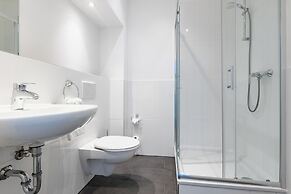 SMARTY Airport Cologne Hotel