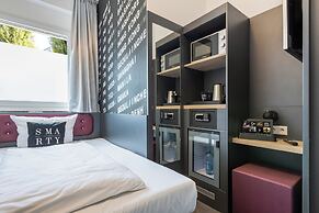 SMARTY Airport Cologne Hotel