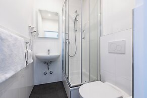 SMARTY Airport Cologne Hotel