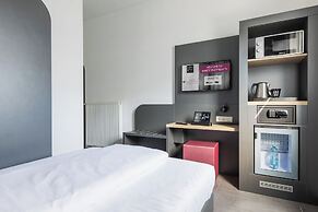 SMARTY Airport Cologne Hotel