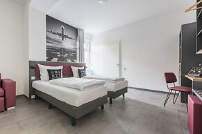 SMARTY Airport Cologne Hotel