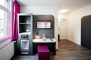 SMARTY Airport Cologne Hotel