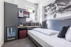 SMARTY Airport Cologne Hotel