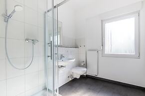 SMARTY Airport Cologne Hotel
