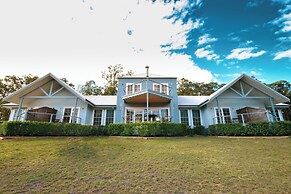 Brokenback Views Country Estate