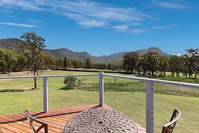 Brokenback Views Country Estate