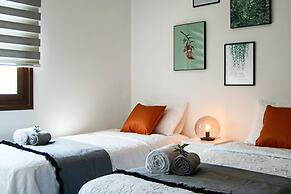 Phaedrus Living: Seaside Luxury Flat Lighthouse 53