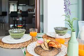 Phaedrus Living: Seaside Luxury Flat Lighthouse 53