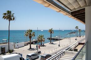 Phaedrus Living: Seaside Luxury Flat Lighthouse 53