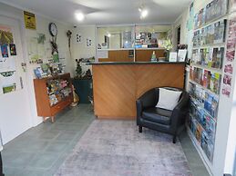 Commodore Court Motel