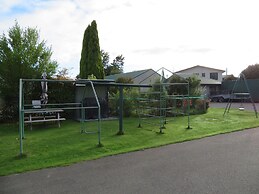 Commodore Court Motel