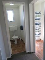 Commodore Court Motel