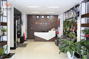 V House 6 Serviced Apartment