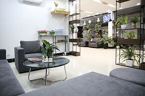 V House 6 Serviced Apartment