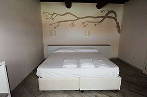 Appartamento Palazzeta With Pool, Near the Sea