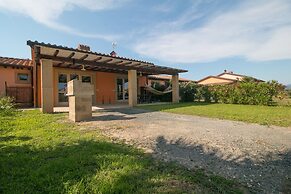 Appartamento Palazzeta With Pool, Near the Sea