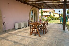 Appartamento Palazzeta With Pool, Near the Sea