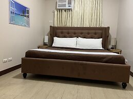 101 Newport Condo Across the Airport