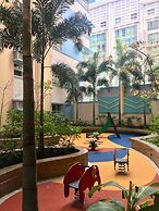 101 Newport Condo Across the Airport