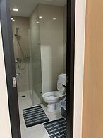 101 Newport Condo Across the Airport