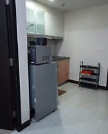 101 Newport Condo Across the Airport