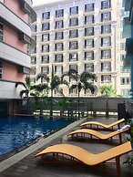 101 Newport Condo Across the Airport