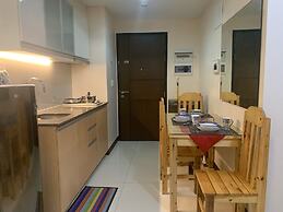 101 Newport Condo Across the Airport