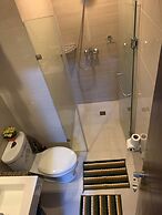 101 Newport Condo Across the Airport