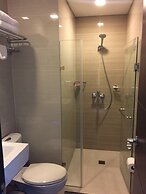 101 Newport Condo Across the Airport