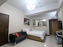 101 Newport Condo Across the Airport