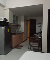 101 Newport Condo Across the Airport