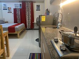 101 Newport Condo Across the Airport