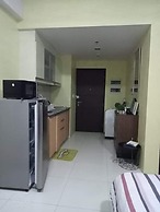 101 Newport Condo Across the Airport