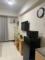 101 Newport Condo Across the Airport